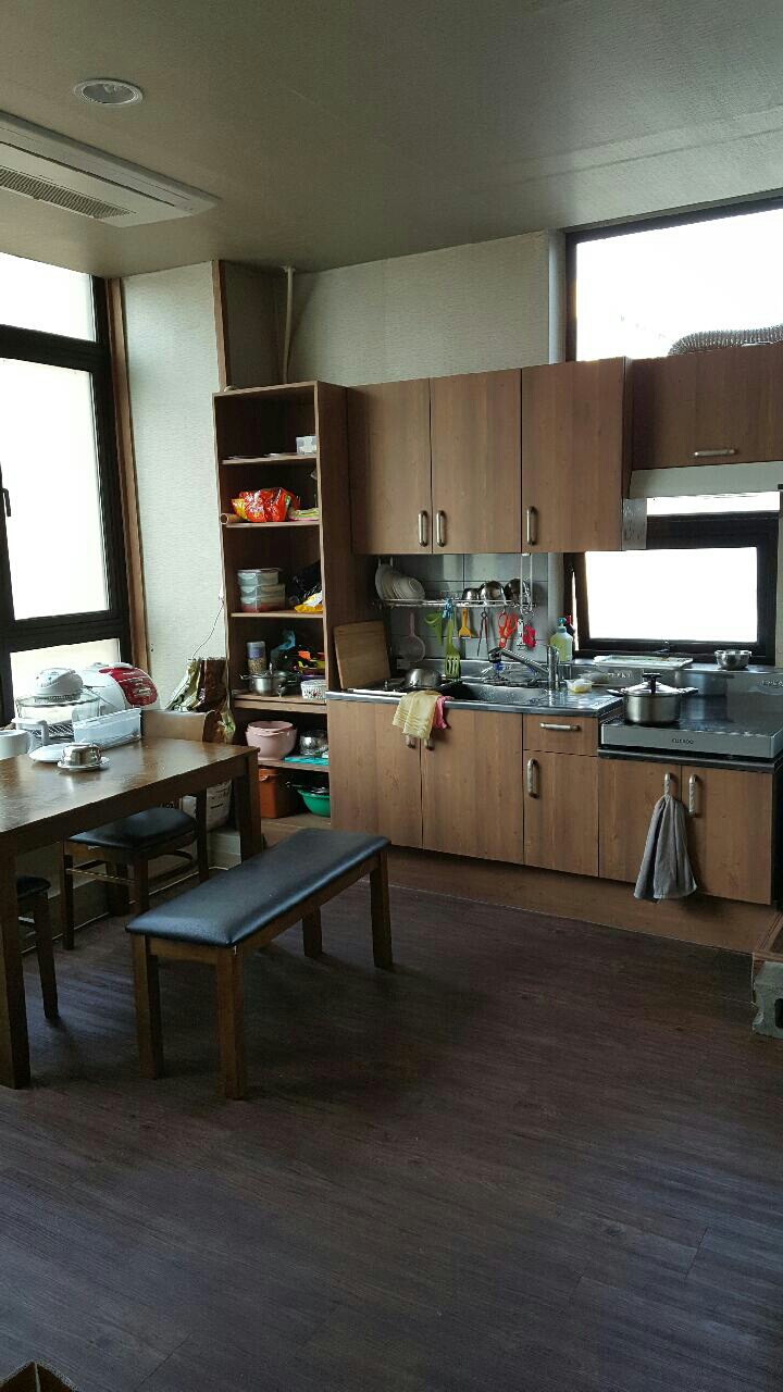 (강남 수서 더풋샵 )여자1명 상주, 출퇴근 선생님 구해요